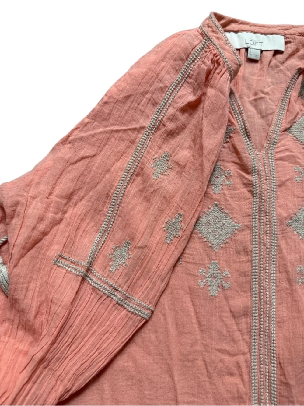 LOFT Coral Pink 100% Cotton Embroidered Boho Chic Indie Tassel Top Size Medium - Picture 5 of 8